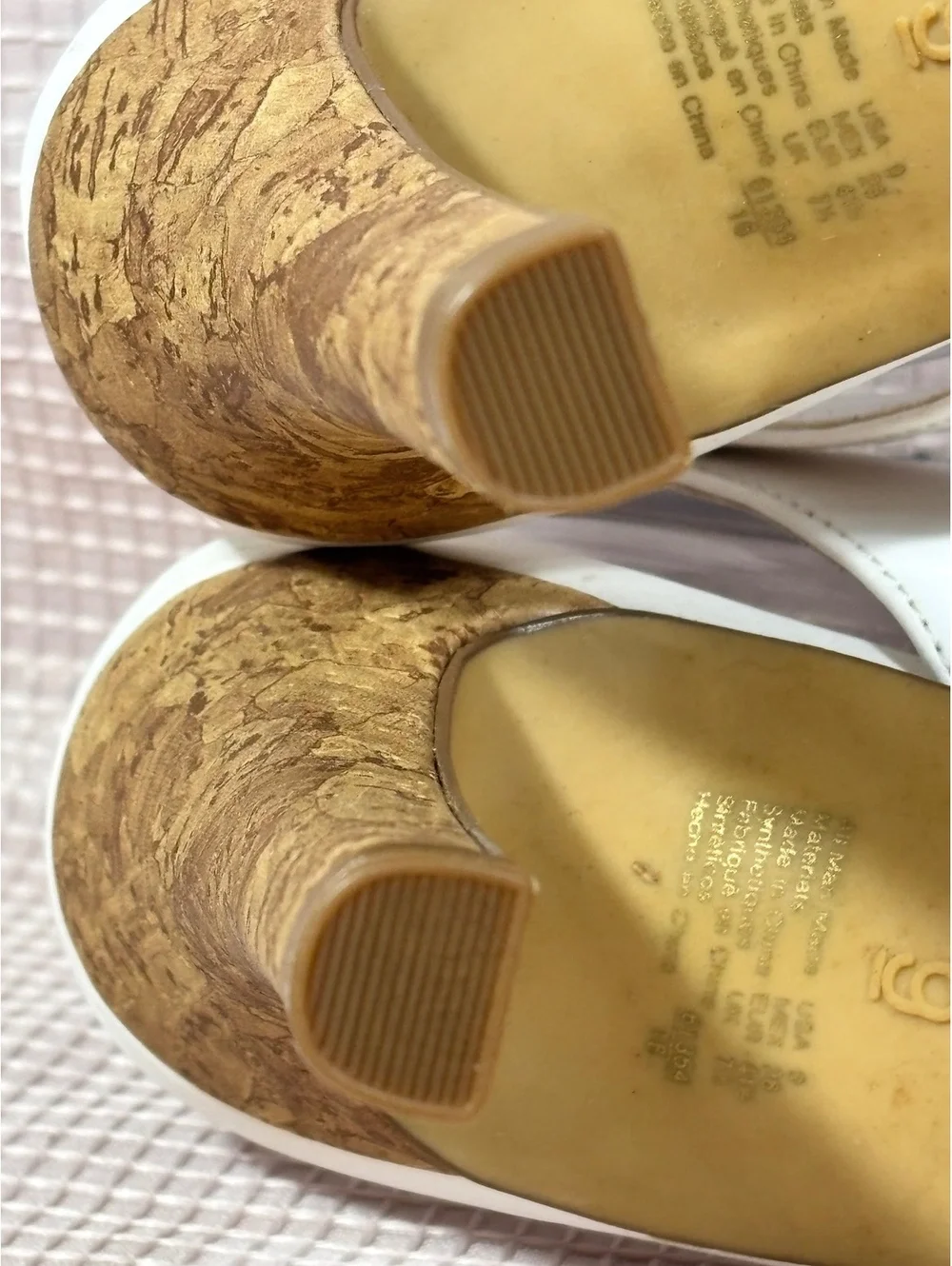 Cream colored Soft leather Fioni Cork Heel size 9
